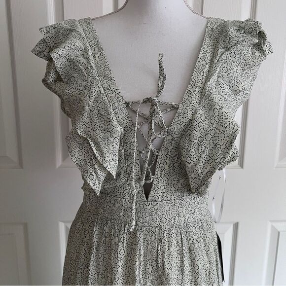 Lulus Romance In Bloom Floral Ruffled Tiered Midi Dress Medium NWT Green - Picture 8 of 9